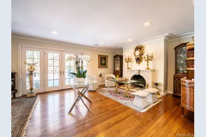 13 Lighthouse Road, Great Neck, NY 11024 - Photo 5