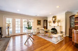 13 Lighthouse Rd, Great Neck, NY 11024 - Photo 5