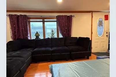 17 Litchfield Av #1 Avenue, Elmont, NY 11003 - Photo 3