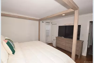 31 Armell Street, Huntington Station, NY 11746 - Photo 17