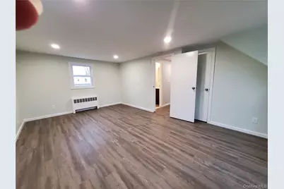 273 South 16th St, Lindenhurst, NY 11757 - Photo 9