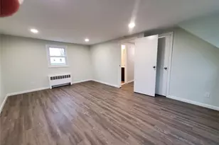 273 S 16th St, Lindenhurst, NY 11757 - Photo 9