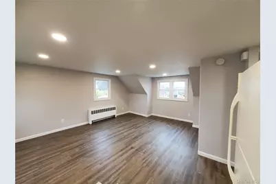 273 South 16th St, Lindenhurst, NY 11757 - Photo 5