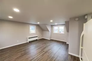 273 S 16th St, Lindenhurst, NY 11757 - Photo 5