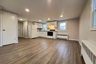 273 S 16th St, Lindenhurst, NY 11757 - Photo 3