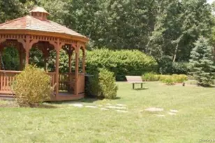 8 Royalston Ln, South Setauket, NY 11720 - Photo 35