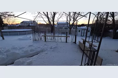 8 Royalston Lane, South Setauket, NY 11720 - Photo 31