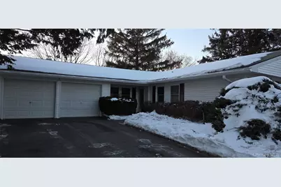 8 Royalston Lane, South Setauket, NY 11720 - Photo 3