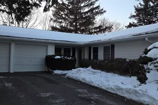 8 Royalston Ln, South Setauket, NY 11720 - Photo 3