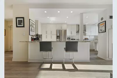 27110 Grand Central Parkway #25N, Floral Park, NY 11005 - Photo 15