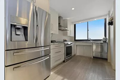 27110 Grand Central Parkway #25N, Floral Park, NY 11005 - Photo 19