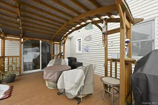 38 Bacon Ln, Babylon, NY 11702 - Photo 29