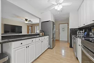 38 Bacon Ln, Babylon, NY 11702 - Photo 9