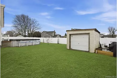 38 Bacon Lane, Babylon, NY 11702 - Photo 31