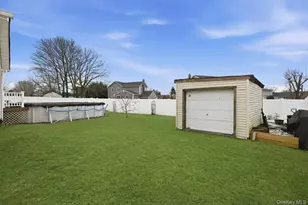 38 Bacon Ln, Babylon, NY 11702 - Photo 31