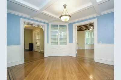 27 Summit Avenue, Sea Cliff, NY 11579 - Photo 11