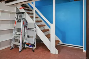 65-37 77th Pl, Middle Village, NY 11379 - Photo 19