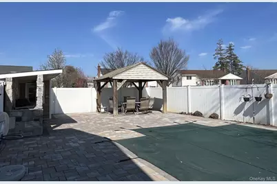 44 Bruce Lane, Westbury, NY 11590 - Photo 21