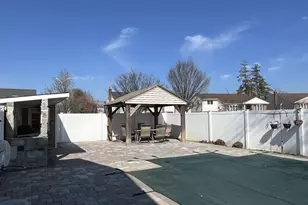 44 Bruce Ln, Westbury, NY 11590 - Photo 21