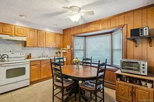 56 Jester Ln, Levittown, NY 11756 - Photo 3