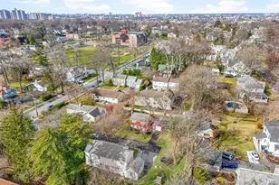 1054 Clay Ave, Pelham, NY 10803 - Photo 35