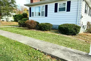 34 Cross St, New Windsor, NY 12553 - Photo 7