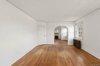 310 W 263rd Street, Bronx, NY 10471 - Photo 7