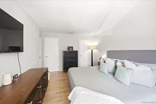14 Granada Crescent, White Plains, NY 10603 - Photo 11