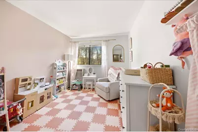 14 Granada Crescent #18, White Plains, NY 10603 - Photo 5