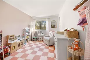 14 Granada Crescent, White Plains, NY 10603 - Photo 5