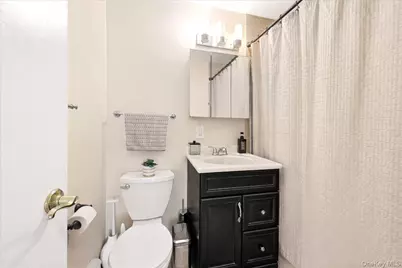 14 Granada Crescent #18, White Plains, NY 10603 - Photo 7