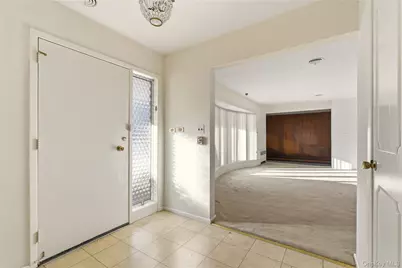 75 Mimosa Drive, East Hills, NY 11576 - Photo 5