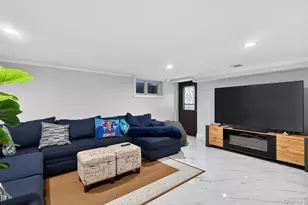 85 Pengon Cir, East Meadow, NY 11554 - Photo 25