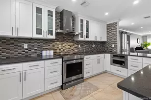 85 Pengon Cir, East Meadow, NY 11554 - Photo 11