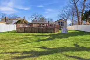 8 Natalie Ct, Ronkonkoma, NY 11779 - Photo 25