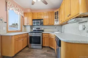 69-15 69th St, Glendale, NY 11385 - Photo 7