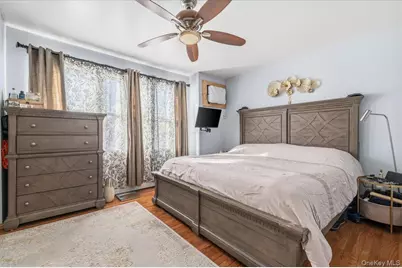 6915 69th Street, Glendale, NY 11385 - Photo 15