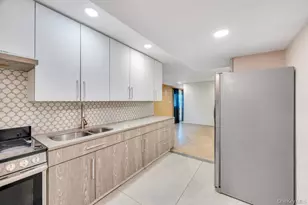 2 Valley Greens Dr, Woodmere, NY 11581 - Photo 21