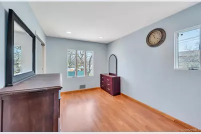 2 Valley Greens Drive, Woodmere, NY 11581 - Photo 23
