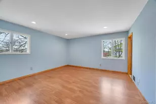 2 Valley Greens Dr, Woodmere, NY 11581 - Photo 25