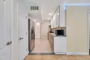 2 Valley Greens Dr, Valley Stream, NY 11581 - Photo 17