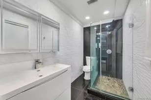 2 Valley Greens Dr, Valley Stream, NY 11581 - Photo 31