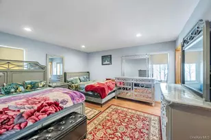 2 Valley Greens Dr, Valley Stream, NY 11581 - Photo 11