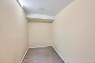 2 Valley Greens Dr, Valley Stream, NY 11581 - Photo 29