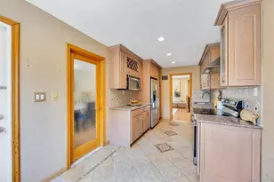 2 Valley Greens Dr, Woodmere, NY 11581 - Photo 11