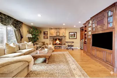 9 Meadowbrook Lane, Old Westbury, NY 11568 - Photo 5