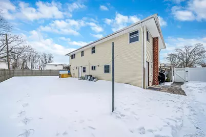 73 Olive Street, Central Islip, NY 11722 - Photo 35