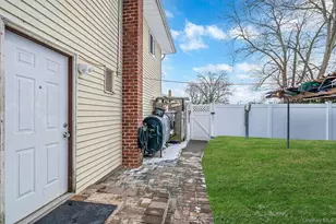 73 Olive St, Central Islip, NY 11722 - Photo 29