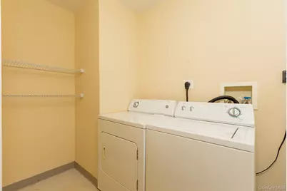55 Clinton Avenue #403, Rockville Centre, NY 11570 - Photo 9