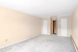 124 S Park Ave, Rockville Centre, NY 11570 - Photo 21